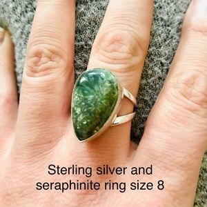 Sterling silver and seraphinite ring